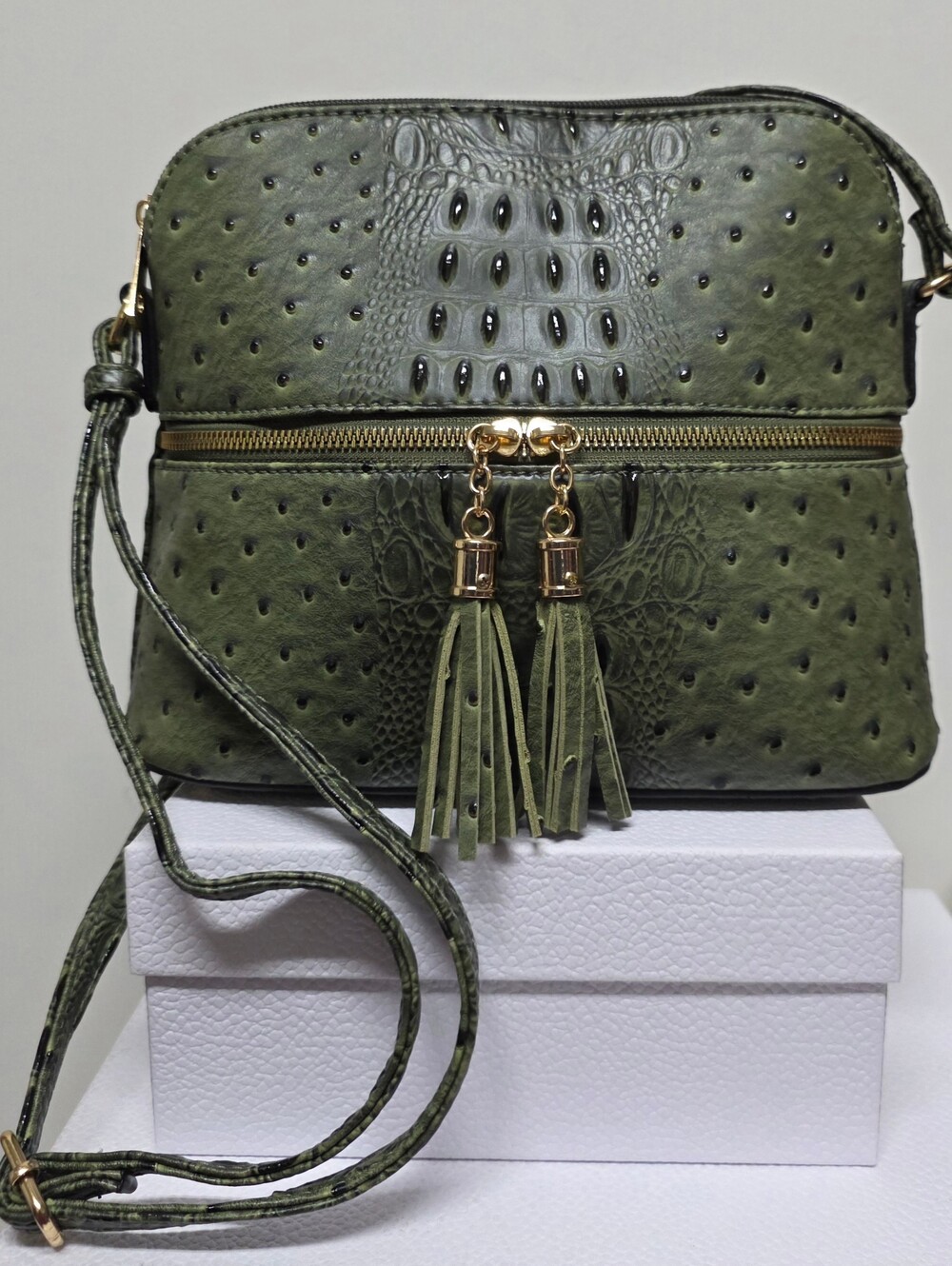 SUGU AM3031N Lunar Dome Vegan Leather Crossbody NWOT
